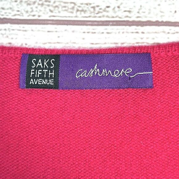Saks Fifth Avenue Cashmere Sweater Raspberry Color V-neck Ruffle Detail XS - Picture 9 of 12